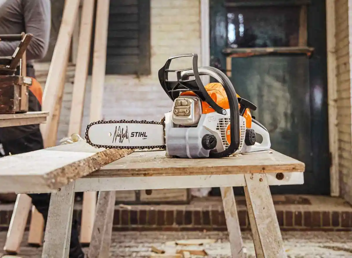 La nuova motosega a scoppio di STIHL MS 162 2 stihl ms 162 motosega